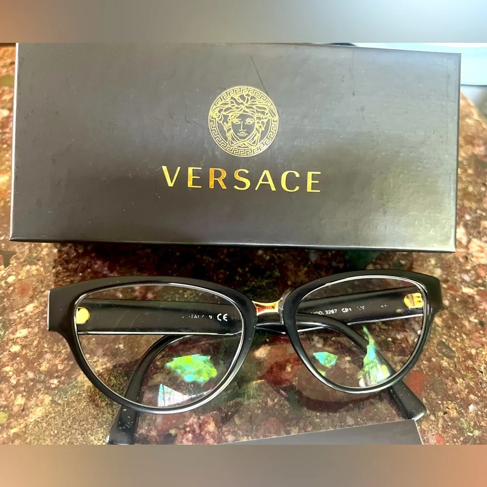 COA VERSACE Box comes with free glasses frame that was repaired